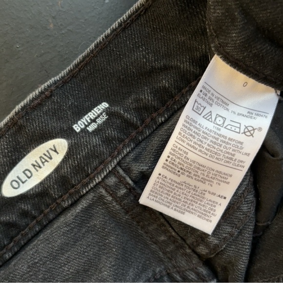 Old Navy Embroidered Shorts - Picture 3 of 4